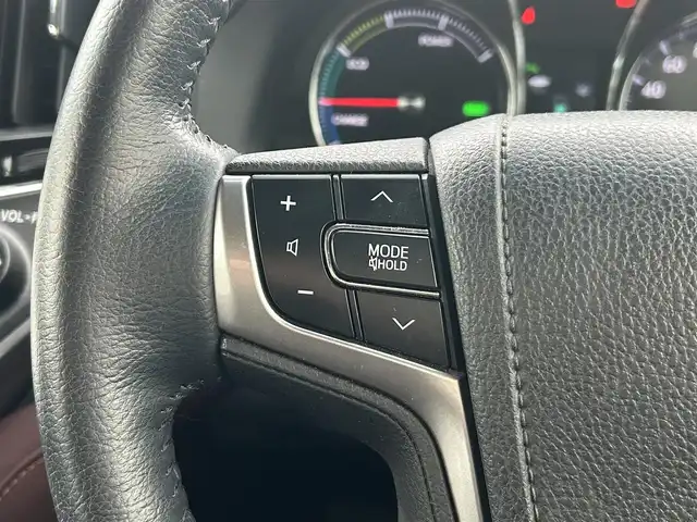 トヨタ クラウン ハイブリッド アスリートS 熊本県 2013(平25)年 4.8万km ホワイトパールクリスタルシャイン 純正ナビ/・フルセグTV/BT/DVD/AM/FM/バックカメラ/インテリジェントクリアランスソナー/プリクラッシュセーフティ機能/横滑り防止装置/車両接近警告機能/レーンキープアシスト/ACC/パワーシート/・シートヒーター/革巻きステアリング/・ステアリングスイッチ/・ステアリングヒーター/オートライト/・フォグランプ/電動格納ミラー/・ウィンカーミラー/純正ドアバイザー/純正AW/ドライブレコーダー/ビルトインETC/リアサンシェード