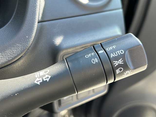 日産 ノート ニスモS 兵庫県 2015(平27)年 5.8万km スーパーブラック ワンオーナー/５MT/専用チューニングコンピューター/プッシュスタート/インテリジェントキー/LEDヘッドライト/オートライト/LEDハイパーデイライト/NISMOロゴ入りスエード調スポーツシート/純正フロアマット/純正１７インチアルミホイール/ETC/保証書/取説/スペアキー