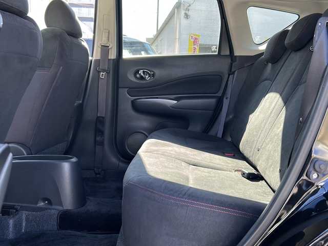 日産 ノート ニスモS 兵庫県 2015(平27)年 5.8万km スーパーブラック ワンオーナー/５MT/専用チューニングコンピューター/プッシュスタート/インテリジェントキー/LEDヘッドライト/オートライト/LEDハイパーデイライト/NISMOロゴ入りスエード調スポーツシート/純正フロアマット/純正１７インチアルミホイール/ETC/保証書/取説/スペアキー