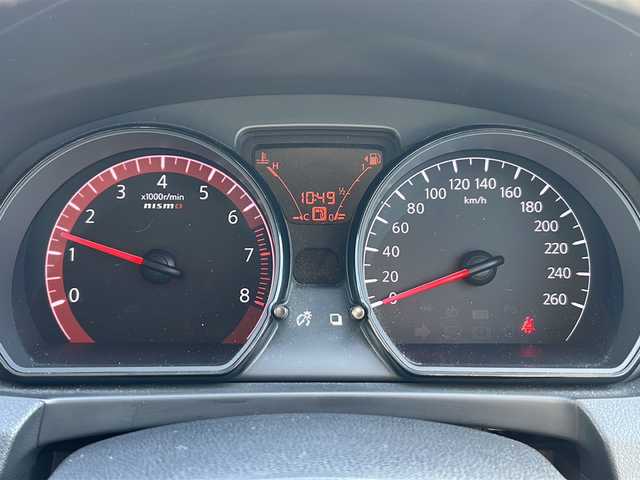 日産 ノート ニスモS 兵庫県 2015(平27)年 5.8万km スーパーブラック ワンオーナー/５MT/専用チューニングコンピューター/プッシュスタート/インテリジェントキー/LEDヘッドライト/オートライト/LEDハイパーデイライト/NISMOロゴ入りスエード調スポーツシート/純正フロアマット/純正１７インチアルミホイール/ETC/保証書/取説/スペアキー