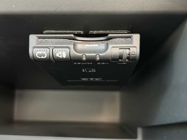 日産 ノート ニスモS 兵庫県 2015(平27)年 5.8万km スーパーブラック ワンオーナー/５MT/専用チューニングコンピューター/プッシュスタート/インテリジェントキー/LEDヘッドライト/オートライト/LEDハイパーデイライト/NISMOロゴ入りスエード調スポーツシート/純正フロアマット/純正１７インチアルミホイール/ETC/保証書/取説/スペアキー