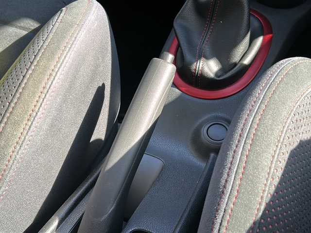 日産 ノート ニスモS 兵庫県 2015(平27)年 5.8万km スーパーブラック ワンオーナー/５MT/専用チューニングコンピューター/プッシュスタート/インテリジェントキー/LEDヘッドライト/オートライト/LEDハイパーデイライト/NISMOロゴ入りスエード調スポーツシート/純正フロアマット/純正１７インチアルミホイール/ETC/保証書/取説/スペアキー