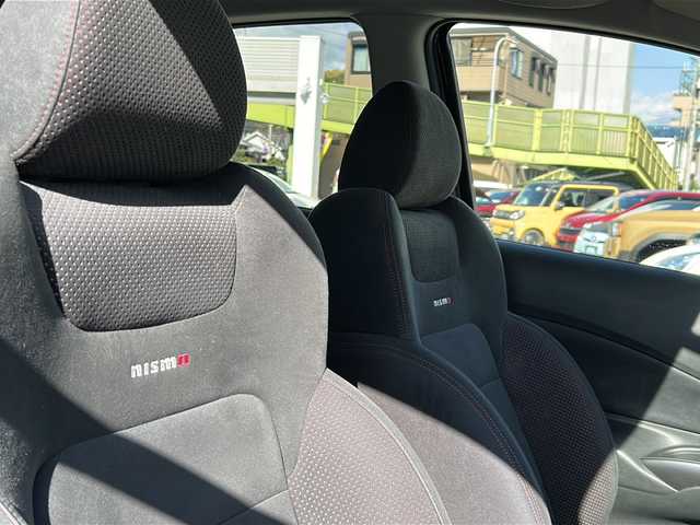 日産 ノート ニスモS 兵庫県 2015(平27)年 5.8万km スーパーブラック ワンオーナー/５MT/専用チューニングコンピューター/プッシュスタート/インテリジェントキー/LEDヘッドライト/オートライト/LEDハイパーデイライト/NISMOロゴ入りスエード調スポーツシート/純正フロアマット/純正１７インチアルミホイール/ETC/保証書/取説/スペアキー
