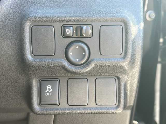 日産 ノート ニスモS 兵庫県 2015(平27)年 5.8万km スーパーブラック ワンオーナー/５MT/専用チューニングコンピューター/プッシュスタート/インテリジェントキー/LEDヘッドライト/オートライト/LEDハイパーデイライト/NISMOロゴ入りスエード調スポーツシート/純正フロアマット/純正１７インチアルミホイール/ETC/保証書/取説/スペアキー