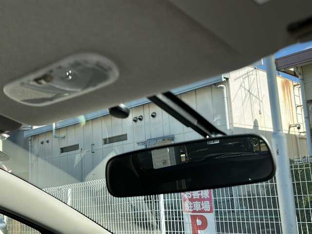 日産 ノート ニスモS 兵庫県 2015(平27)年 5.8万km スーパーブラック ワンオーナー/５MT/専用チューニングコンピューター/プッシュスタート/インテリジェントキー/LEDヘッドライト/オートライト/LEDハイパーデイライト/NISMOロゴ入りスエード調スポーツシート/純正フロアマット/純正１７インチアルミホイール/ETC/保証書/取説/スペアキー