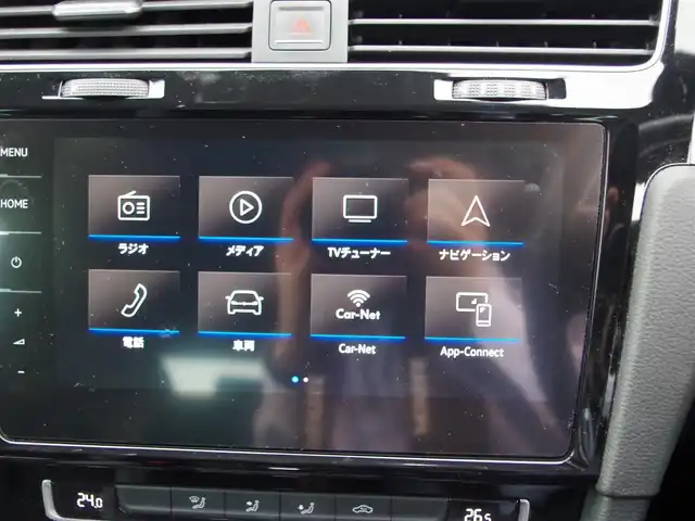 フォルクスワーゲン ゴルフ ヴァリアント TSI Rライン 埼玉県 2017(平29)年 6.1万km ピュアホワイト ACC/バックカメラ/レーンキープアシスト/ブラインドスポットモニター/ETC/ドライブレコーダー/フルセグテレビ/オートホールド/ルーフレール/電子パーキング/プッシュスタート/appleCarPlay/LEDヘッドライト/純正ナビ/純正アルミホイール/純正フロアマット