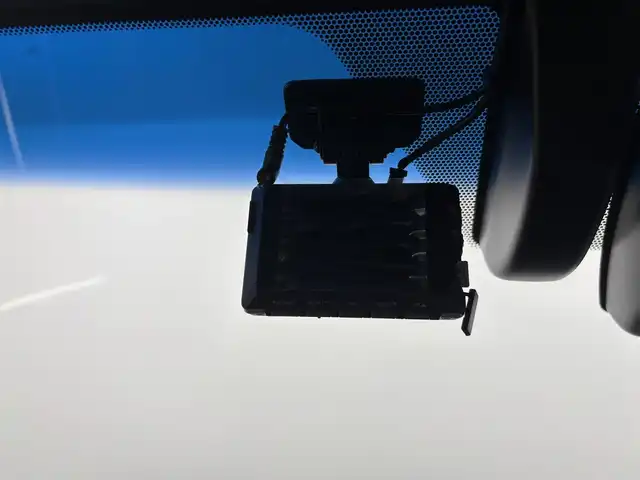 トヨタ ハリアー ハイブリッド G 埼玉県 2021(令3)年 4.4万km ホワイトパールクリスタルシャイン 純正７インチディスプレイオーディオ　/バックカメラ　/デジタルインナーミラー　/パワーバックドア　/純正ビルトインＥＴＣ　/社外前後ドラレコ　/オートマティックハイビーム　/Ｍｉｒａｃａｓｔ　/レーダークルーズコントロール/パワーシート