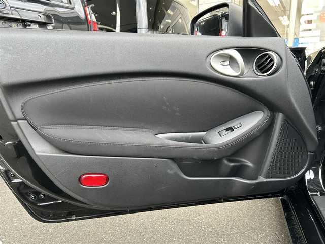 日産 フェアレディ Ｚ バージョンS 岩手県 2012(平24)年 4.5万km ダイヤモンドブラック 純正ナビ　/バックカメラ　/ＲＡＹＳホイール　/ＥＴＣ　/横滑り防止装置　/スマートキー　/プッシュスタート　/革ステアリング　/オートライト/フォグランプ/保証書　取説