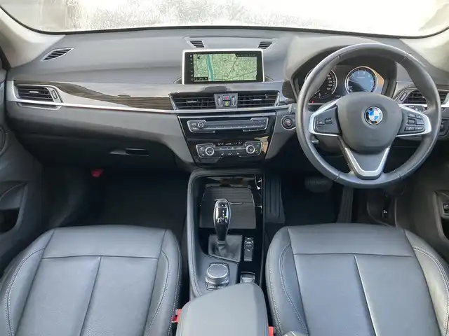 ＢＭＷ Ｘ１ sDrive 18i Xライン ハイラインパッケージ 熊本県 2019(平31)年 2.4万km ミネラルホワイト 純正HDDナビ（Bluetooth、USB、AUX）/バックカメラ/黒革シート/パワーシート/シートヒーター/ハイラインパッケージ/パワーバックドア/コーナーセンサー/コンフォートパッケージ/ミラー一体型ETC/ドライブレコーダー/LEDヘッドライト