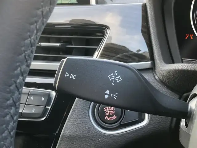 ＢＭＷ Ｘ１ sDrive 18i Xライン ハイラインパッケージ 熊本県 2019(平31)年 2.4万km ミネラルホワイト 純正HDDナビ（Bluetooth、USB、AUX）/バックカメラ/黒革シート/パワーシート/シートヒーター/ハイラインパッケージ/パワーバックドア/コーナーセンサー/コンフォートパッケージ/ミラー一体型ETC/ドライブレコーダー/LEDヘッドライト