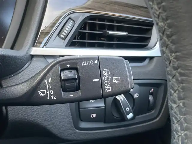 ＢＭＷ Ｘ１ sDrive 18i Xライン ハイラインパッケージ 熊本県 2019(平31)年 2.4万km ミネラルホワイト 純正HDDナビ（Bluetooth、USB、AUX）/バックカメラ/黒革シート/パワーシート/シートヒーター/ハイラインパッケージ/パワーバックドア/コーナーセンサー/コンフォートパッケージ/ミラー一体型ETC/ドライブレコーダー/LEDヘッドライト