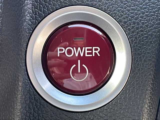 ホンダ フィット ハイブリット Lパッケージ 道北・旭川 2016(平28)年 4.5万km プレミアムホワイトパールⅡ /4WD//禁煙車//寒冷地仕様//純正ナビ/BT/SD/CD/DVD/ワンセグ//衝突軽減ブレーキ//誤発進抑制機能//クルーズコントロール//ハーフレザーシート//ステアリングスィッチ//革巻きステアリング//オートエアコン//オートライト//プッシュスタート//LEDヘッドライト//ヘッドライトウィンカー//ETC//ドライブレコーダー//フロントデアイサー//取扱説明書//保証書//スペアキー