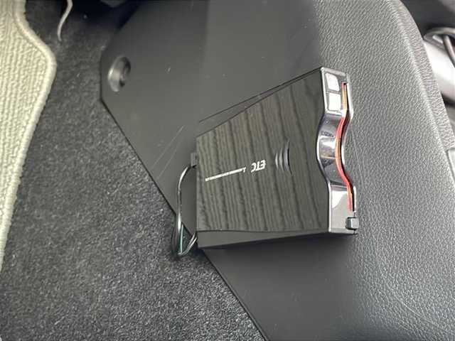 ホンダ フィット ハイブリット Lパッケージ 道北・旭川 2016(平28)年 4.5万km プレミアムホワイトパールⅡ /4WD//禁煙車//寒冷地仕様//純正ナビ/BT/SD/CD/DVD/ワンセグ//衝突軽減ブレーキ//誤発進抑制機能//クルーズコントロール//ハーフレザーシート//ステアリングスィッチ//革巻きステアリング//オートエアコン//オートライト//プッシュスタート//LEDヘッドライト//ヘッドライトウィンカー//ETC//ドライブレコーダー//フロントデアイサー//取扱説明書//保証書//スペアキー