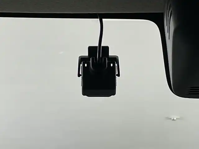 スズキ スペーシア HYBRID X 愛知県 2020(令2)年 4.4万km ツールグリーンパールメタリック/ブラック2トーン 禁煙車/純正7インチナビ/（CD/DVD/Bluetooth/フルセグTV/SD/USB)/全方位カメラ/スズキセーフティサポート/・衝突軽減ブレーキ/・レーンキープアシスト/・オートマチックハイビーム/・パーキングセンサー/ヘッドアップディスプレイ/ドライブレコーダー/シートヒーター/両側パワースライドドア/アイドリングストップ/スマートキー/スペアキー1本/プッシュスタート/LEDヘッドライト/オートライト/純正14インチアルミホイール/純正フロアマット/ベンチシート/横滑り防止装置