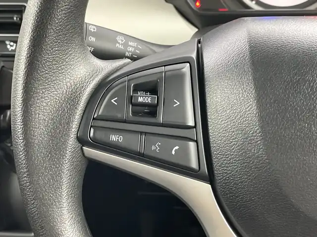スズキ スペーシア HYBRID X 愛知県 2020(令2)年 4.4万km ツールグリーンパールメタリック/ブラック2トーン 禁煙車/純正7インチナビ/（CD/DVD/Bluetooth/フルセグTV/SD/USB)/全方位カメラ/スズキセーフティサポート/・衝突軽減ブレーキ/・レーンキープアシスト/・オートマチックハイビーム/・パーキングセンサー/ヘッドアップディスプレイ/ドライブレコーダー/シートヒーター/両側パワースライドドア/アイドリングストップ/スマートキー/スペアキー1本/プッシュスタート/LEDヘッドライト/オートライト/純正14インチアルミホイール/純正フロアマット/ベンチシート/横滑り防止装置