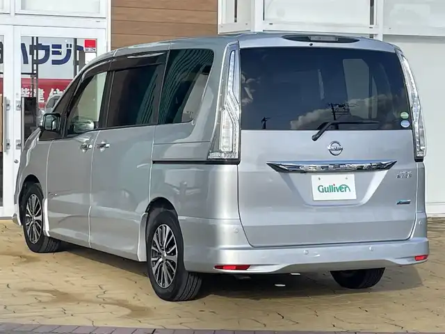 日産 セレナ HWS S HV Vセレ +SeftyⅡ 宮崎県 2016(平28)年 5.1万km ブリリアントシルバー 純正SDナビ/ビルトインETC/クルーズコントロール/前後ドライブレコーダー/オートライト/フリップダウンモニター/コーナーセンサー/純正16インチアルミホイール/アラウンドビューモニター/両側パワースライドドア/プッシュスタート/衝突被害軽減システム/ABS/横滑り防止装置/純正フロアマット/アイドリングストップ