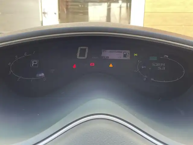 日産 セレナ HWS S HV Vセレ +SeftyⅡ 宮崎県 2016(平28)年 5.1万km ブリリアントシルバー 純正SDナビ/ビルトインETC/クルーズコントロール/前後ドライブレコーダー/オートライト/フリップダウンモニター/コーナーセンサー/純正16インチアルミホイール/アラウンドビューモニター/両側パワースライドドア/プッシュスタート/衝突被害軽減システム/ABS/横滑り防止装置/純正フロアマット/アイドリングストップ