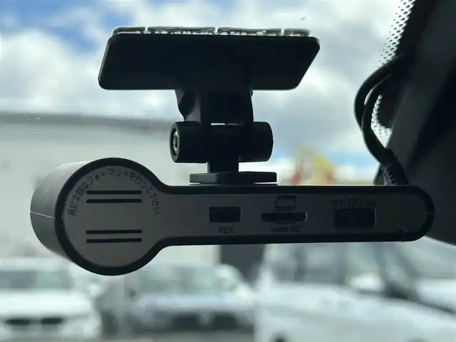 ＢＭＷ ３２０ｉ Mスポーツ 兵庫県 2014(平26)年 9.3万km 白 ディーラーナビ（AM/FM/CD/BT)/バックカメラ/プッシュスタート/ステアリングリモコン/クルーズコントロール/ETC/前席パワーシート（運転席メモリー付き）/フロアマット/コーナーセンサー/純正18インチアルミホイール/スペアキー本