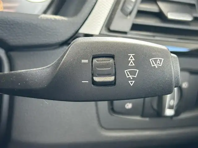 ＢＭＷ ３２０ｉ Mスポーツ 兵庫県 2014(平26)年 9.3万km 白 ディーラーナビ（AM/FM/CD/BT)/バックカメラ/プッシュスタート/ステアリングリモコン/クルーズコントロール/ETC/前席パワーシート（運転席メモリー付き）/フロアマット/コーナーセンサー/純正18インチアルミホイール/スペアキー本