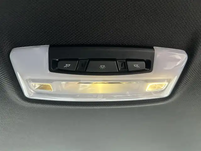 ＢＭＷ ３２０ｉ Mスポーツ 兵庫県 2014(平26)年 9.3万km 白 ディーラーナビ（AM/FM/CD/BT)/バックカメラ/プッシュスタート/ステアリングリモコン/クルーズコントロール/ETC/前席パワーシート（運転席メモリー付き）/フロアマット/コーナーセンサー/純正18インチアルミホイール/スペアキー本