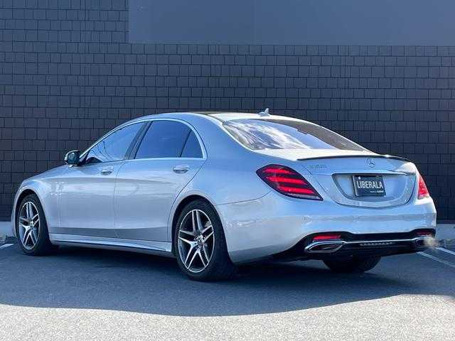 メルセデス・ベンツ Ｓ５６０Ｌ AMGライン 埼玉県 2017(平29)年 5.8万km イリジウムシルバー 登録時57659km/サンルーフ/レーダーセーフティーパッケージ/エアバランスパッケージ/HUD/アンビエントライト/純正ナビ/　AM/FM/Bluetooth/フルセグTV/アラウンドビューモニター/レーダークルーズコントロール/レーンキープアシスト/アクティブブレーキアシスト/ブラインドスポットモニター/道路標示アシスト/パドルシフト/ステアリングスイッチ/全席パワーシート/メモリーシート/全席シートヒーター/エアシート/スマートキー/取扱説明書