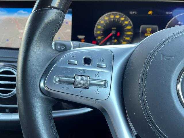 メルセデス・ベンツ Ｓ５６０Ｌ AMGライン 埼玉県 2017(平29)年 5.8万km イリジウムシルバー 登録時57659km/サンルーフ/レーダーセーフティーパッケージ/エアバランスパッケージ/HUD/アンビエントライト/純正ナビ/　AM/FM/Bluetooth/フルセグTV/アラウンドビューモニター/レーダークルーズコントロール/レーンキープアシスト/アクティブブレーキアシスト/ブラインドスポットモニター/道路標示アシスト/パドルシフト/ステアリングスイッチ/全席パワーシート/メモリーシート/全席シートヒーター/エアシート/スマートキー/取扱説明書