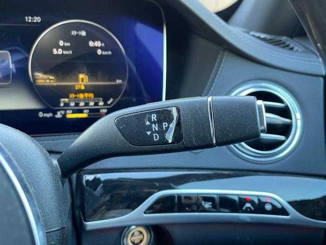 メルセデス・ベンツ Ｓ５６０Ｌ AMGライン 埼玉県 2017(平29)年 5.8万km イリジウムシルバー 登録時57659km/サンルーフ/レーダーセーフティーパッケージ/エアバランスパッケージ/HUD/アンビエントライト/純正ナビ/　AM/FM/Bluetooth/フルセグTV/アラウンドビューモニター/レーダークルーズコントロール/レーンキープアシスト/アクティブブレーキアシスト/ブラインドスポットモニター/道路標示アシスト/パドルシフト/ステアリングスイッチ/全席パワーシート/メモリーシート/全席シートヒーター/エアシート/スマートキー/取扱説明書