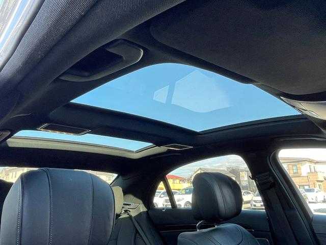 メルセデス・ベンツ Ｓ５６０Ｌ AMGライン 埼玉県 2017(平29)年 5.8万km イリジウムシルバー 登録時57659km/サンルーフ/レーダーセーフティーパッケージ/エアバランスパッケージ/HUD/アンビエントライト/純正ナビ/　AM/FM/Bluetooth/フルセグTV/アラウンドビューモニター/レーダークルーズコントロール/レーンキープアシスト/アクティブブレーキアシスト/ブラインドスポットモニター/道路標示アシスト/パドルシフト/ステアリングスイッチ/全席パワーシート/メモリーシート/全席シートヒーター/エアシート/スマートキー/取扱説明書