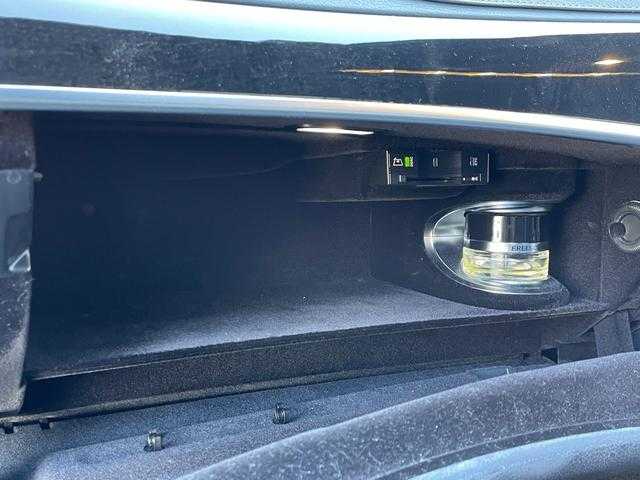 メルセデス・ベンツ Ｓ５６０Ｌ AMGライン 埼玉県 2017(平29)年 5.8万km イリジウムシルバー 登録時57659km/サンルーフ/レーダーセーフティーパッケージ/エアバランスパッケージ/HUD/アンビエントライト/純正ナビ/　AM/FM/Bluetooth/フルセグTV/アラウンドビューモニター/レーダークルーズコントロール/レーンキープアシスト/アクティブブレーキアシスト/ブラインドスポットモニター/道路標示アシスト/パドルシフト/ステアリングスイッチ/全席パワーシート/メモリーシート/全席シートヒーター/エアシート/スマートキー/取扱説明書