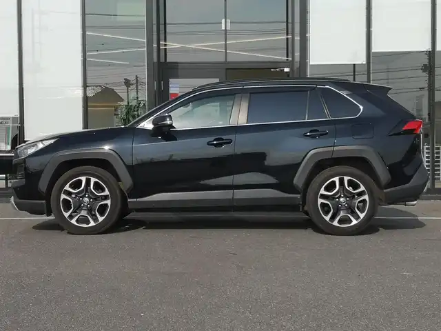 トヨタ ＲＡＶ４ アドベンチャー 茨城県 2020(令2)年 7.8万km アティチュードブラックマイカ 純正ナビ/【AM・FM・CD・DVD・TV・SD・BT】/パワーシート/100V電源/ETC/Bカメラ/前後ドラレコ/前後コーナーセンサー/ルーフレール/電動リアゲート/レーダークルコン/ステリモ/BSM/ブレーキホールド/ダウンヒルアシストコントロール/電動パーキングブレーキ/オートライト/オートハイビーム/Fフォグ/LEDライト