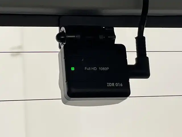 トヨタ ルーミー カスタムG 愛知県 2020(令2)年 3.9万km パールホワイトⅢ 純正ナビ/（フルセグTV/Bluetooth/AM/FM/SD）/衝突軽減ブレーキ/両側パワースライドドア/レーダークルーズコントロール/シートヒーター/ビルトインETC/バックカメラ/ドライブレコーダー/コーナーセンサー/パーキングアシスト/プッシュスタート/スマートキー/純正フロアマット/純正14インチアルミホイール/オートライト