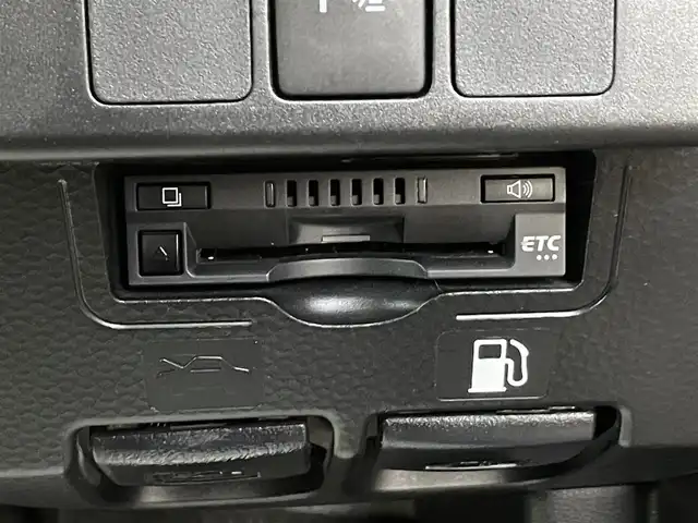 トヨタ ルーミー カスタムG 愛知県 2020(令2)年 3.9万km パールホワイトⅢ 純正ナビ/（フルセグTV/Bluetooth/AM/FM/SD）/衝突軽減ブレーキ/両側パワースライドドア/レーダークルーズコントロール/シートヒーター/ビルトインETC/バックカメラ/ドライブレコーダー/コーナーセンサー/パーキングアシスト/プッシュスタート/スマートキー/純正フロアマット/純正14インチアルミホイール/オートライト