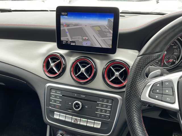 メルセデス・ベンツ ＣＬＡ２５０ シュポルト 4MATIC 東京都 2018(平30)年 5.5万km コスモスブラック 新車時保証書　/取扱説明書　/アクティブブレーキアシスト/アクティブディスタンスアシストディストロニック/アクティブブラインドウスポット/アクティブレーンキーピングアシスト/アイドリングストップ/純正ナビ/フルセグTV/SD/CD/DVD/REC/BT/USB/バックカメラ　ETC【DSRC】/ハーマンカードン/純正ドライブレコーダー/サンルーフ/レザーシート/シートヒーター/フロントメモリー付パワーシート/スマートキー【メタルキー無し】/LEDヘッドライト/オートライト/パドルシフト付皮巻きハンドル/純正18インチアルミ