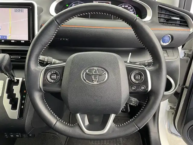 トヨタ シエンタ ハイブリッド ファンベースG 富山県 2020(令2)年 5.3万km ヴィンテージブラウンパールクリスタルシャイン/ホワイトパールクリスタルシャイン 1オーナー/純正９型ナビ（CD　DVD　ハイレゾ BT　MSV（SD））/フルセグTV/全周囲カメラ/前後コーナーセンサー/ビルトインETC/両側パワースライドドア/前席シートヒーター/ステアリングヒーター/衝突防止/レーンキープ（LDA）/先行車発進告知/オートライト/LEDヘッドライト/フォグ/スマートキー/プッシュスタート/クルーズコントロール/横滑防止装置/保証書、取説/スペアキー