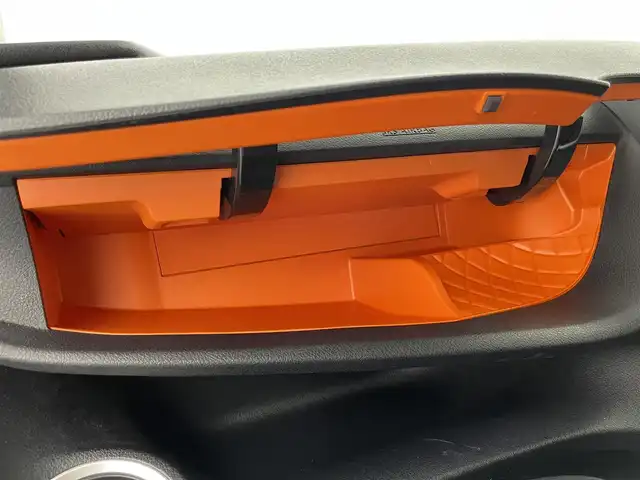 トヨタ シエンタ ハイブリッド ファンベースG 富山県 2020(令2)年 5.3万km ヴィンテージブラウンパールクリスタルシャイン/ホワイトパールクリスタルシャイン 1オーナー/純正９型ナビ（CD　DVD　ハイレゾ BT　MSV（SD））/フルセグTV/全周囲カメラ/前後コーナーセンサー/ビルトインETC/両側パワースライドドア/前席シートヒーター/ステアリングヒーター/衝突防止/レーンキープ（LDA）/先行車発進告知/オートライト/LEDヘッドライト/フォグ/スマートキー/プッシュスタート/クルーズコントロール/横滑防止装置/保証書、取説/スペアキー