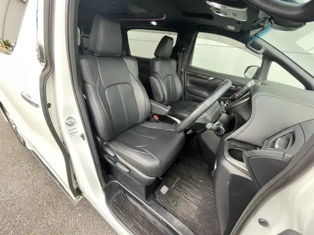 トヨタ ヴェルファイア ゴールデンアイズⅢ 千葉県 2022(令4)年 2.7万km ホワイトパールクリスタルシャイン トヨタセーフティセンス/・衝突軽減ブレーキ/レーンキープアシスト/・レーダークルーズコントロール/オートハイビーム/・クリアランスソナー/サンルーフ/フリップダウンモニター/純正9インチディスプレイナビ/・フルセグ/BT/DVD/CD/USB/バックカメラ/ステアリングスイッチ/ETC/MTモード/両側パワースライドドア/パワーバックドア/電動パーキングブレーキ/LEDヘッドライト/オートライト/ハーフレザーシート/フォグライト/スマートキー/プッシュスタート/純正フロアマット/純正18インチAW/革調シートカバー