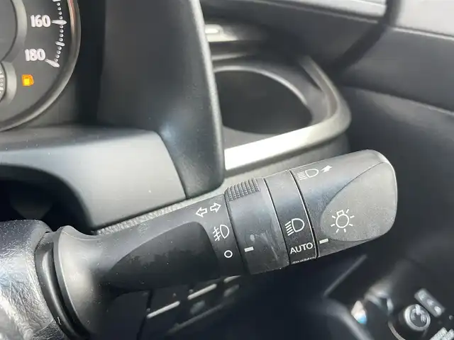 トヨタ ヴェルファイア ゴールデンアイズⅢ 千葉県 2022(令4)年 2.7万km ホワイトパールクリスタルシャイン トヨタセーフティセンス/・衝突軽減ブレーキ/レーンキープアシスト/・レーダークルーズコントロール/オートハイビーム/・クリアランスソナー/サンルーフ/フリップダウンモニター/純正9インチディスプレイナビ/・フルセグ/BT/DVD/CD/USB/バックカメラ/ステアリングスイッチ/ETC/MTモード/両側パワースライドドア/パワーバックドア/電動パーキングブレーキ/LEDヘッドライト/オートライト/ハーフレザーシート/フォグライト/スマートキー/プッシュスタート/純正フロアマット/純正18インチAW/革調シートカバー