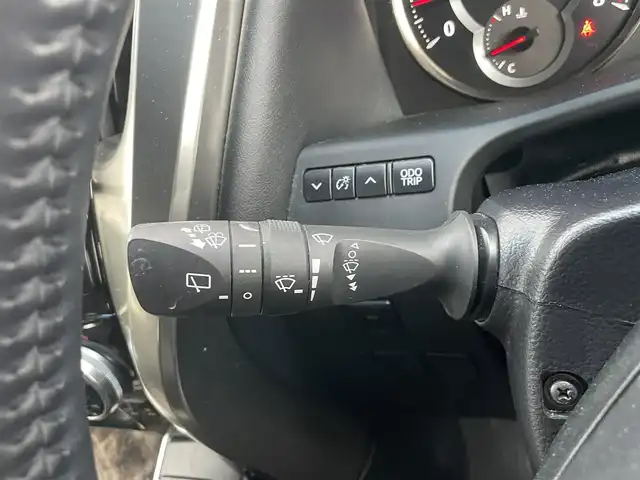 トヨタ ヴェルファイア ゴールデンアイズⅢ 千葉県 2022(令4)年 2.7万km ホワイトパールクリスタルシャイン トヨタセーフティセンス/・衝突軽減ブレーキ/レーンキープアシスト/・レーダークルーズコントロール/オートハイビーム/・クリアランスソナー/サンルーフ/フリップダウンモニター/純正9インチディスプレイナビ/・フルセグ/BT/DVD/CD/USB/バックカメラ/ステアリングスイッチ/ETC/MTモード/両側パワースライドドア/パワーバックドア/電動パーキングブレーキ/LEDヘッドライト/オートライト/ハーフレザーシート/フォグライト/スマートキー/プッシュスタート/純正フロアマット/純正18インチAW/革調シートカバー