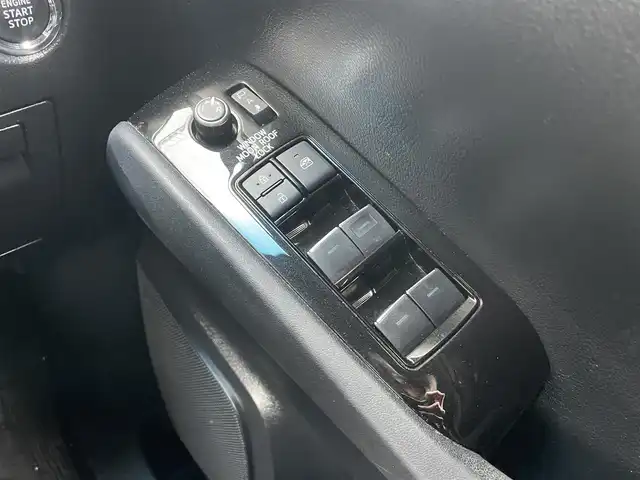 トヨタ ヴェルファイア ゴールデンアイズⅢ 千葉県 2022(令4)年 2.7万km ホワイトパールクリスタルシャイン トヨタセーフティセンス/・衝突軽減ブレーキ/レーンキープアシスト/・レーダークルーズコントロール/オートハイビーム/・クリアランスソナー/サンルーフ/フリップダウンモニター/純正9インチディスプレイナビ/・フルセグ/BT/DVD/CD/USB/バックカメラ/ステアリングスイッチ/ETC/MTモード/両側パワースライドドア/パワーバックドア/電動パーキングブレーキ/LEDヘッドライト/オートライト/ハーフレザーシート/フォグライト/スマートキー/プッシュスタート/純正フロアマット/純正18インチAW/革調シートカバー