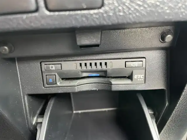 トヨタ ヴェルファイア ゴールデンアイズⅢ 千葉県 2022(令4)年 2.7万km ホワイトパールクリスタルシャイン トヨタセーフティセンス/・衝突軽減ブレーキ/レーンキープアシスト/・レーダークルーズコントロール/オートハイビーム/・クリアランスソナー/サンルーフ/フリップダウンモニター/純正9インチディスプレイナビ/・フルセグ/BT/DVD/CD/USB/バックカメラ/ステアリングスイッチ/ETC/MTモード/両側パワースライドドア/パワーバックドア/電動パーキングブレーキ/LEDヘッドライト/オートライト/ハーフレザーシート/フォグライト/スマートキー/プッシュスタート/純正フロアマット/純正18インチAW/革調シートカバー