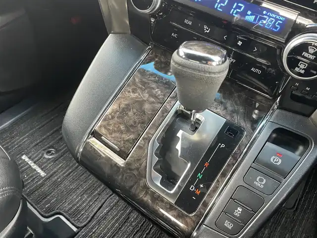 トヨタ ヴェルファイア ゴールデンアイズⅢ 千葉県 2022(令4)年 2.7万km ホワイトパールクリスタルシャイン トヨタセーフティセンス/・衝突軽減ブレーキ/レーンキープアシスト/・レーダークルーズコントロール/オートハイビーム/・クリアランスソナー/サンルーフ/フリップダウンモニター/純正9インチディスプレイナビ/・フルセグ/BT/DVD/CD/USB/バックカメラ/ステアリングスイッチ/ETC/MTモード/両側パワースライドドア/パワーバックドア/電動パーキングブレーキ/LEDヘッドライト/オートライト/ハーフレザーシート/フォグライト/スマートキー/プッシュスタート/純正フロアマット/純正18インチAW/革調シートカバー