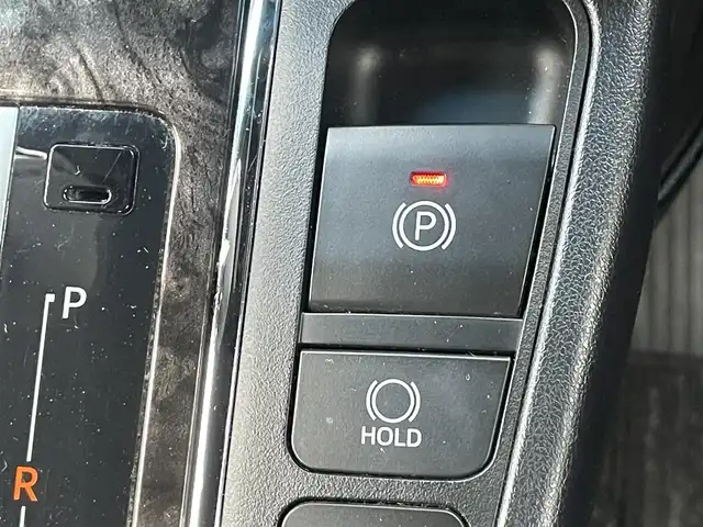 トヨタ ヴェルファイア ゴールデンアイズⅢ 千葉県 2022(令4)年 2.7万km ホワイトパールクリスタルシャイン トヨタセーフティセンス/・衝突軽減ブレーキ/レーンキープアシスト/・レーダークルーズコントロール/オートハイビーム/・クリアランスソナー/サンルーフ/フリップダウンモニター/純正9インチディスプレイナビ/・フルセグ/BT/DVD/CD/USB/バックカメラ/ステアリングスイッチ/ETC/MTモード/両側パワースライドドア/パワーバックドア/電動パーキングブレーキ/LEDヘッドライト/オートライト/ハーフレザーシート/フォグライト/スマートキー/プッシュスタート/純正フロアマット/純正18インチAW/革調シートカバー