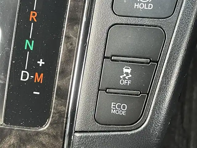 トヨタ ヴェルファイア ゴールデンアイズⅢ 千葉県 2022(令4)年 2.7万km ホワイトパールクリスタルシャイン トヨタセーフティセンス/・衝突軽減ブレーキ/レーンキープアシスト/・レーダークルーズコントロール/オートハイビーム/・クリアランスソナー/サンルーフ/フリップダウンモニター/純正9インチディスプレイナビ/・フルセグ/BT/DVD/CD/USB/バックカメラ/ステアリングスイッチ/ETC/MTモード/両側パワースライドドア/パワーバックドア/電動パーキングブレーキ/LEDヘッドライト/オートライト/ハーフレザーシート/フォグライト/スマートキー/プッシュスタート/純正フロアマット/純正18インチAW/革調シートカバー