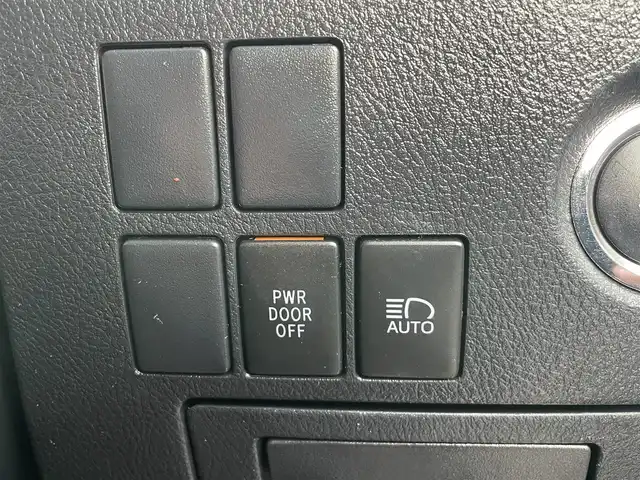 トヨタ ヴェルファイア ゴールデンアイズⅢ 千葉県 2022(令4)年 2.7万km ホワイトパールクリスタルシャイン トヨタセーフティセンス/・衝突軽減ブレーキ/レーンキープアシスト/・レーダークルーズコントロール/オートハイビーム/・クリアランスソナー/サンルーフ/フリップダウンモニター/純正9インチディスプレイナビ/・フルセグ/BT/DVD/CD/USB/バックカメラ/ステアリングスイッチ/ETC/MTモード/両側パワースライドドア/パワーバックドア/電動パーキングブレーキ/LEDヘッドライト/オートライト/ハーフレザーシート/フォグライト/スマートキー/プッシュスタート/純正フロアマット/純正18インチAW/革調シートカバー