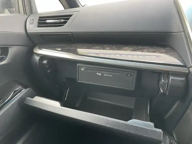 トヨタ ヴェルファイア ゴールデンアイズⅢ 千葉県 2022(令4)年 2.7万km ホワイトパールクリスタルシャイン トヨタセーフティセンス/・衝突軽減ブレーキ/レーンキープアシスト/・レーダークルーズコントロール/オートハイビーム/・クリアランスソナー/サンルーフ/フリップダウンモニター/純正9インチディスプレイナビ/・フルセグ/BT/DVD/CD/USB/バックカメラ/ステアリングスイッチ/ETC/MTモード/両側パワースライドドア/パワーバックドア/電動パーキングブレーキ/LEDヘッドライト/オートライト/ハーフレザーシート/フォグライト/スマートキー/プッシュスタート/純正フロアマット/純正18インチAW/革調シートカバー