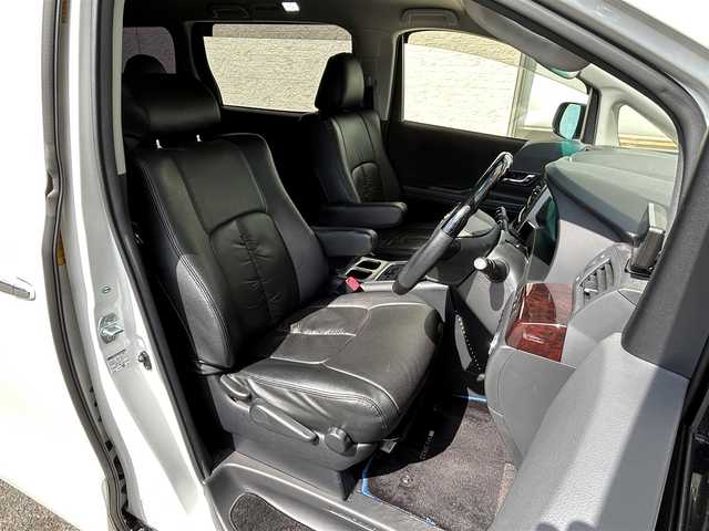 トヨタ アルファード 240S 大阪府 2013(平25)年 7.3万km ホワイトパールクリスタルシャイン フルエアロ/社外ナビ/（フルセグ／ＢＴ／ＣＤ／ＤＶＤ）/バックカメラ/デジタルインナーミラー/ＥＣＯモード/横滑り機能/レザーシート/３列シート/社外フロアマット/両側パワースライドドア/取扱説明書/保証書