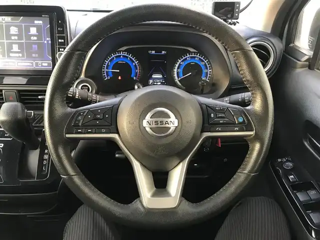 日産 デイズ HWS X プロパイロットED 栃木県 2019(令1)年 12.4万km アッシュブラウン/ソーダブルー 株)IDOMが運営する【じしゃロン小山店】の自社ローン専用車両になります。こちらは現金またはオートローンご利用時の価格です。自社ローンご希望の方は別途その旨お申付け下さい//禁煙車/純正フルセグナビ/（CD/DVD/AM/FMラジオ）/(Bluetooth)/スマートキー/プッシュスタート/バックカメラ/ＥＴＣ/インテリジェンスクルーズコントロール/エマージェンシーブレーキ/レーンキープアシスト/ドライブレコーダー/車線逸脱警報/アイドリングストップ/ステアリングリモコン/電動格納ドアミラー/パワーウインドウ/防眩ミラー/オートライト/オートマチックハイビーム