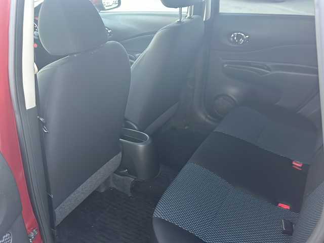 日産 ノート X 山梨県 2013(平25)年 8.4万km ラディアントレッド ポータブルナビ/ライトレベライザー/アイドリングストップ/スマートキー