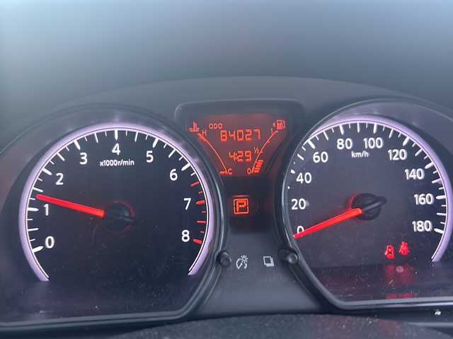 日産 ノート X 山梨県 2013(平25)年 8.4万km ラディアントレッド ポータブルナビ/ライトレベライザー/アイドリングストップ/スマートキー