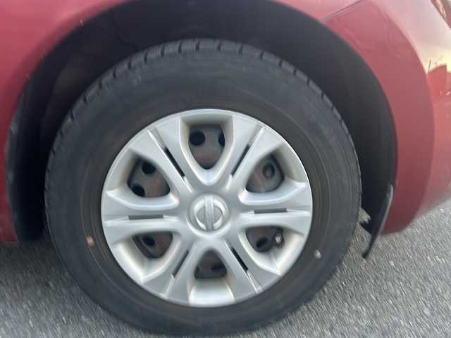 日産 ノート X 山梨県 2013(平25)年 8.4万km ラディアントレッド ポータブルナビ/ライトレベライザー/アイドリングストップ/スマートキー